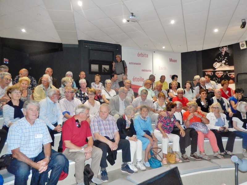 08_2018_05 Koenig (Toulouse) 009 (Paris).jpg - En amphi, quelques expériences pour commencer...